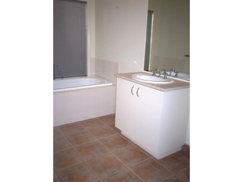 5 Clancy Place, Grovedale VIC 3216