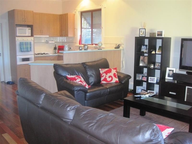 45 St Albans Road, East Geelong VIC 3219