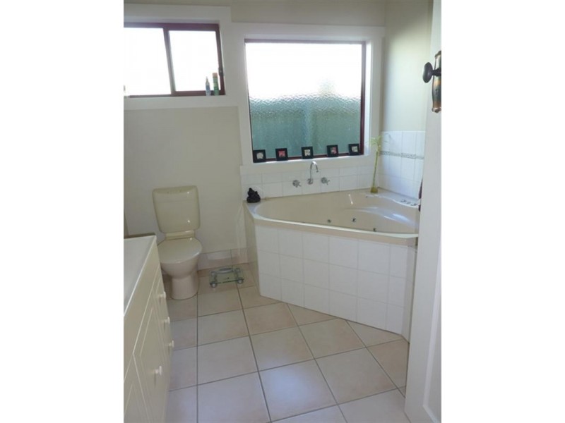 45 St Albans Road, East Geelong VIC 3219