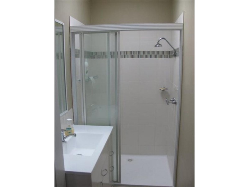 32 Mernda Parade, Belmont VIC 3216