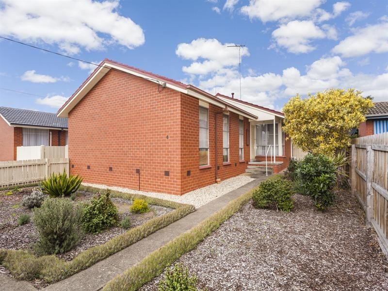 6 Telstar Court, Whittington VIC 3219