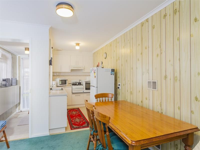 6 Telstar Court, Whittington VIC 3219