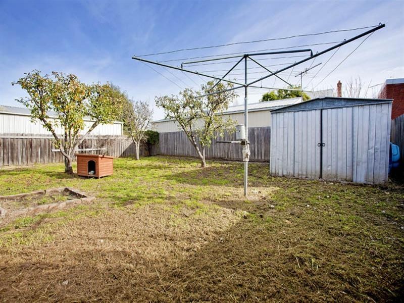 4 Lindon Street, East Geelong VIC 3219