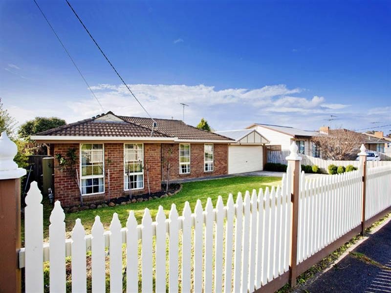 22 Peter Street, Grovedale VIC 3216