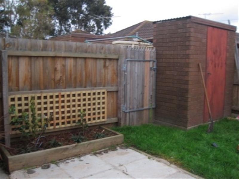 3/2 Everitt Close, Herne Hill VIC 3218