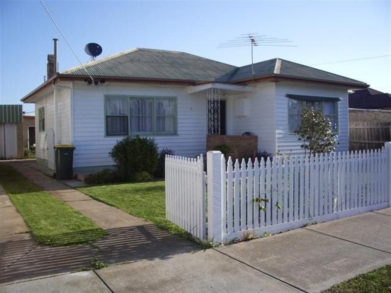 5 Taliska Avenue, Hamlyn Heights VIC 3215