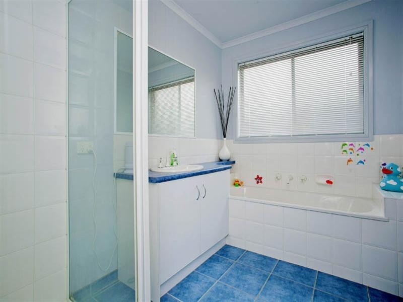 36 Mayfield Crescent, St Albans Park VIC 3219