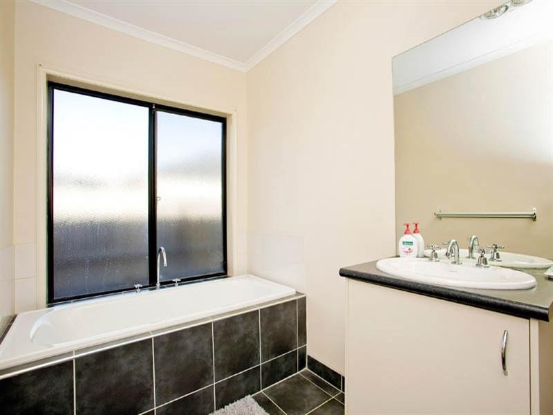 14 Juniper Court, Corio VIC 3214