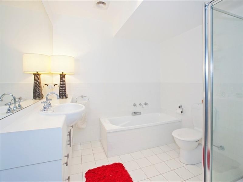 2/209 Melbourne Road, Geelong VIC 3220