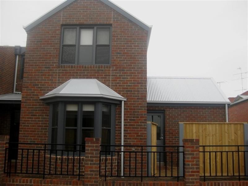 2/12 Lamb Place, South Geelong VIC 3220