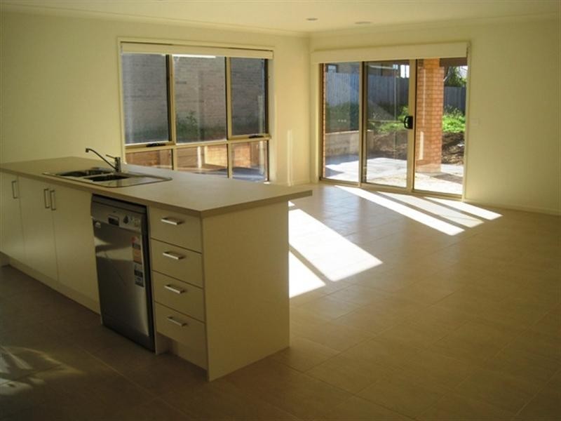 5 Tracken Terrace, Grovedale VIC 3216