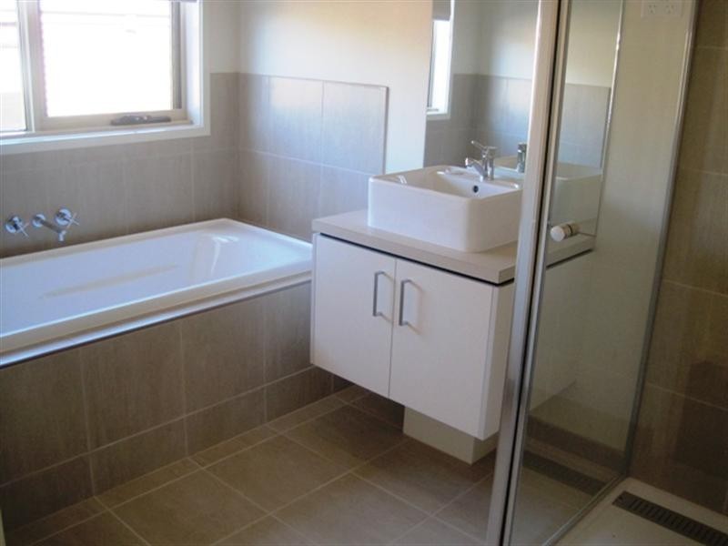 5 Tracken Terrace, Grovedale VIC 3216