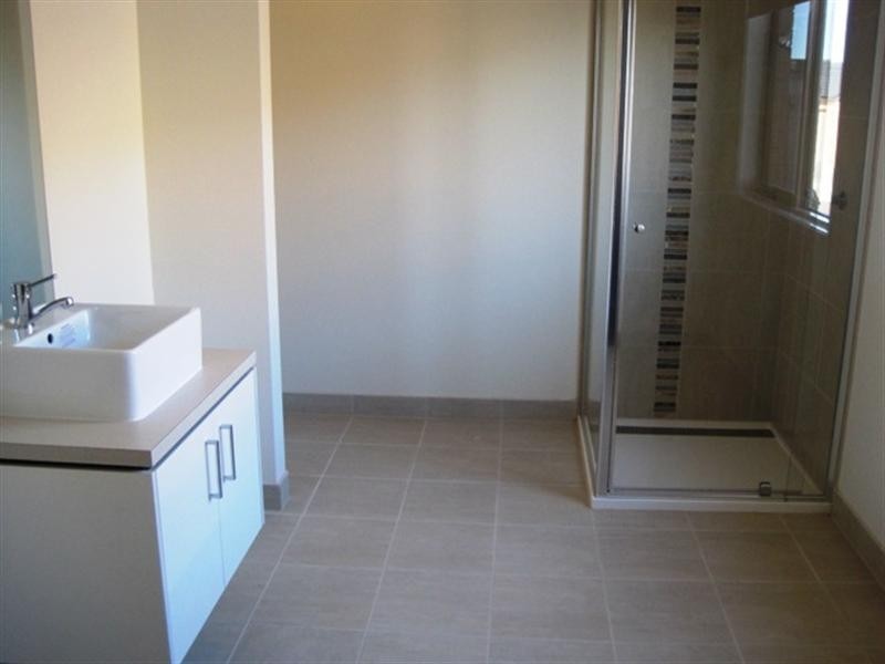 5 Tracken Terrace, Grovedale VIC 3216