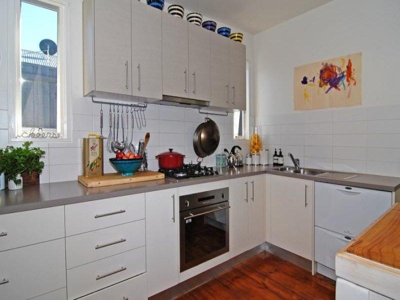 30 Daisy Street, Newtown VIC 3220