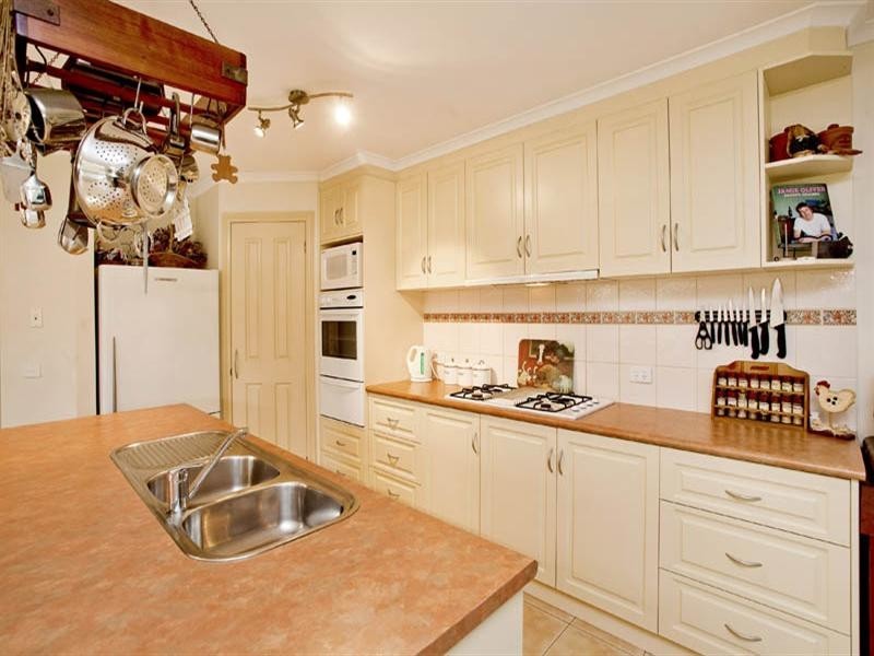 100 Homestead Drive, St Albans Park VIC 3219