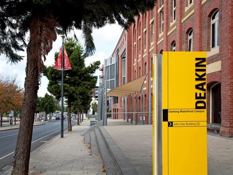 17 Reserve Road, Grovedale VIC 3216