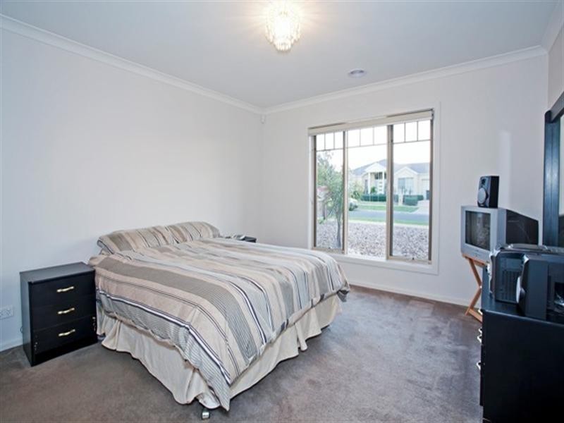 15 Mainsail Drive, St Leonards VIC 3223