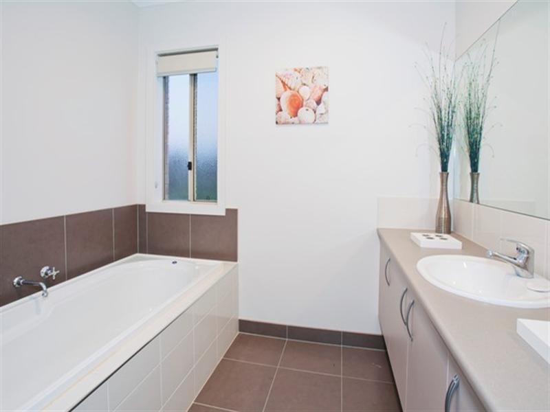 15 Mainsail Drive, St Leonards VIC 3223