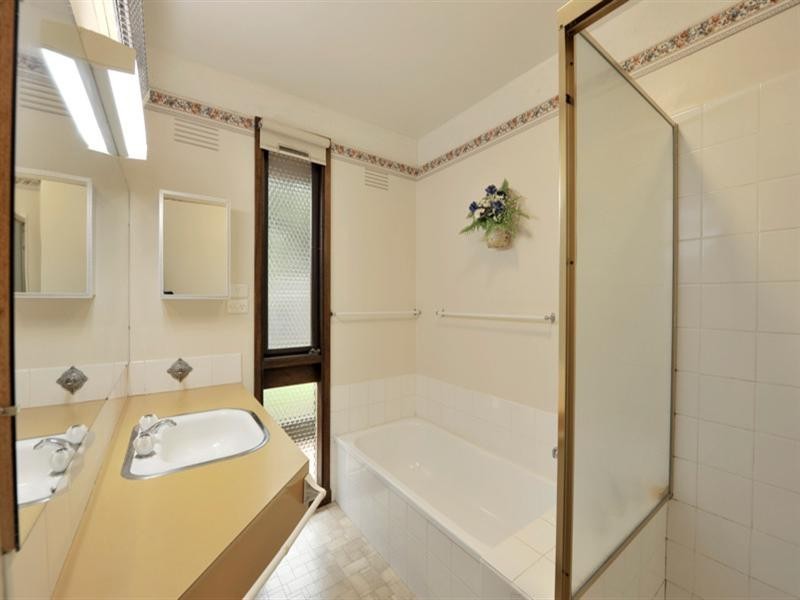 18 Anzac Avenue, Leopold VIC 3224