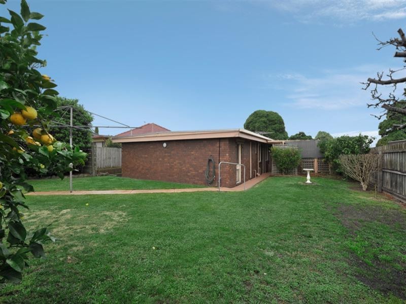 18 Anzac Avenue, Leopold VIC 3224