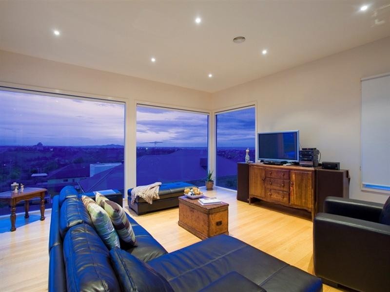 4 Coreen Close, Highton VIC 3216