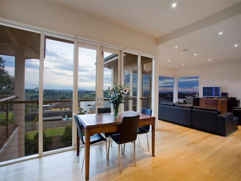 4 Coreen Close, Highton VIC 3216