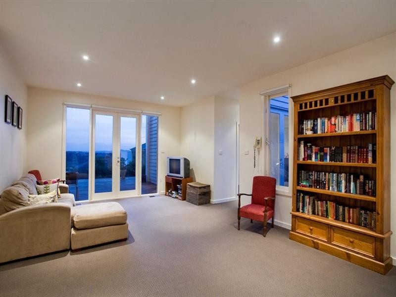 4 Coreen Close, Highton VIC 3216