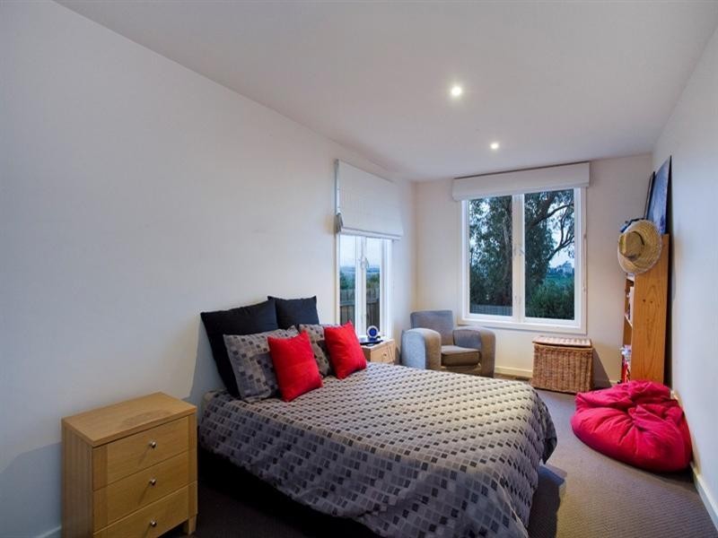 4 Coreen Close, Highton VIC 3216