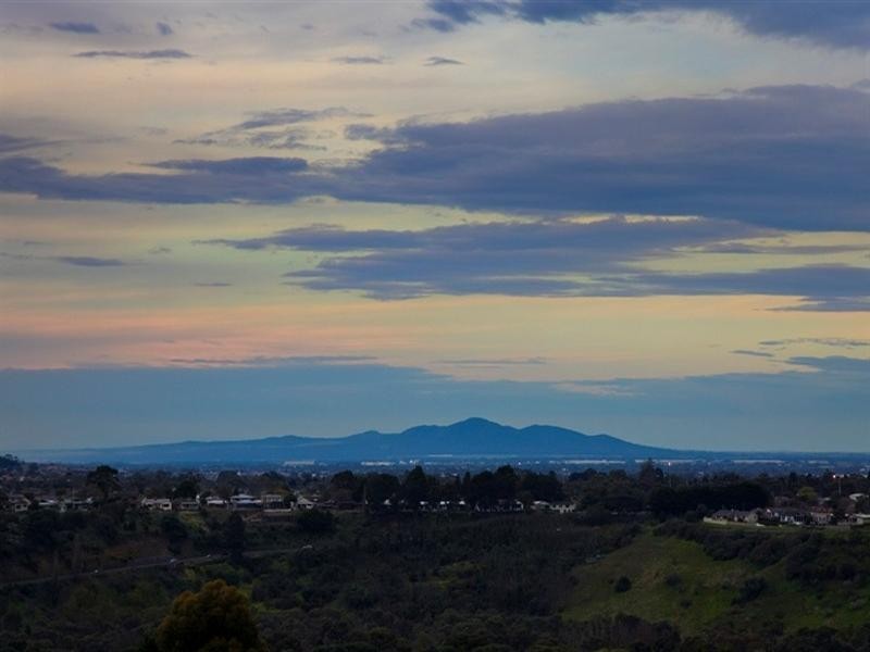 4 Coreen Close, Highton VIC 3216