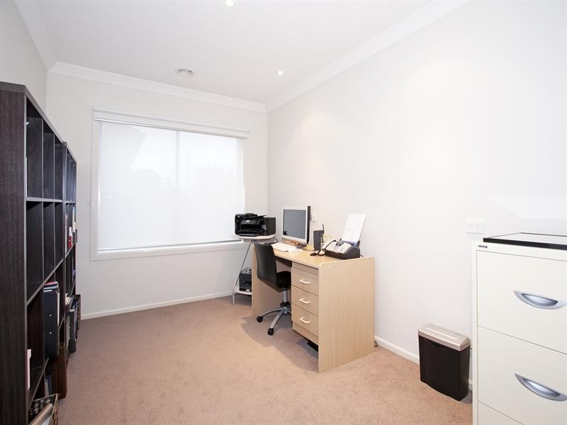 3 Fairmont Road, Newtown VIC 3220