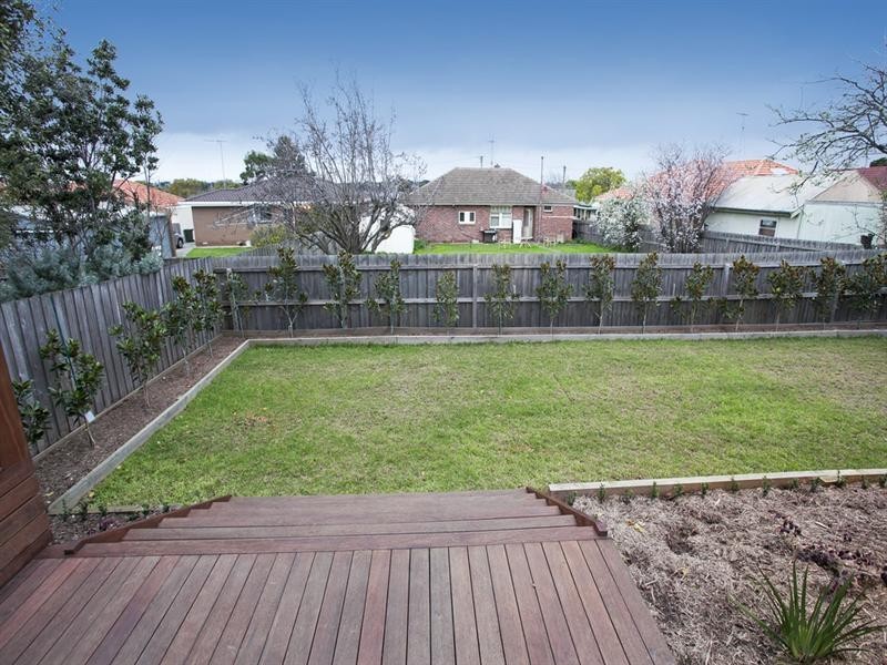 3 Fairmont Road, Newtown VIC 3220