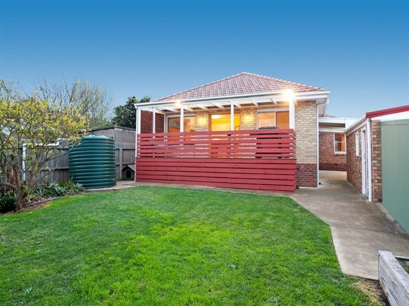 19 Percy Street, Newtown VIC 3220