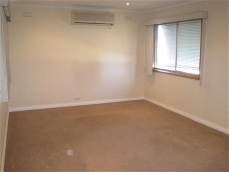 9 Sputnik Court, Whittington VIC 3219