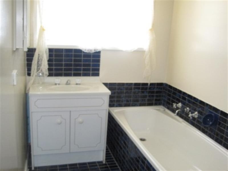 9 Sputnik Court, Whittington VIC 3219