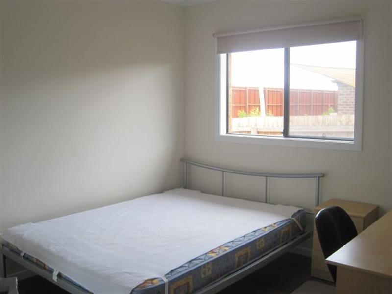 Room 2/17 Garvey Court, Highton VIC 3216