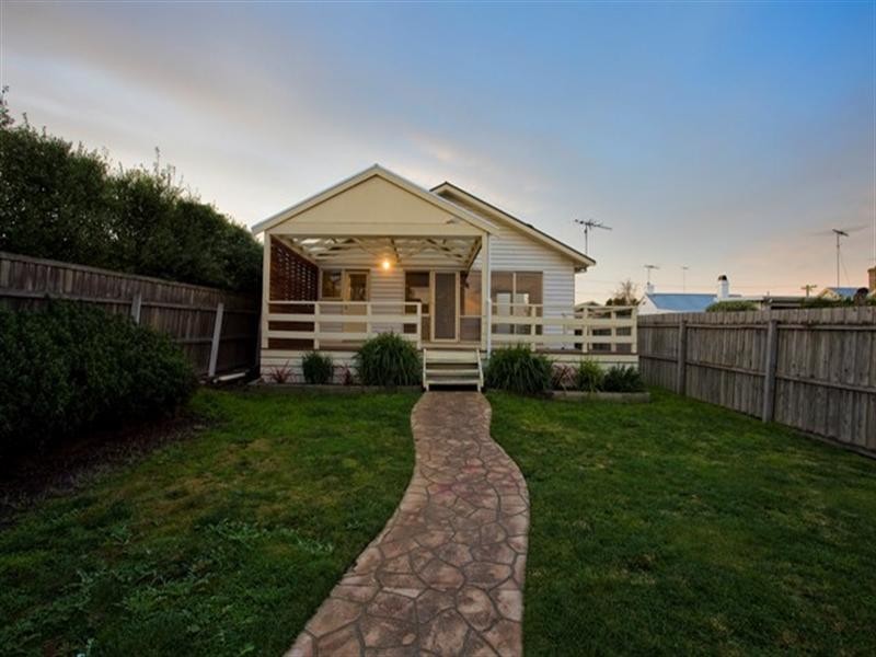 49 Bond Street, Newtown VIC 3220