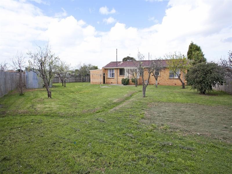 4 Herbert Court, Newcomb VIC 3219