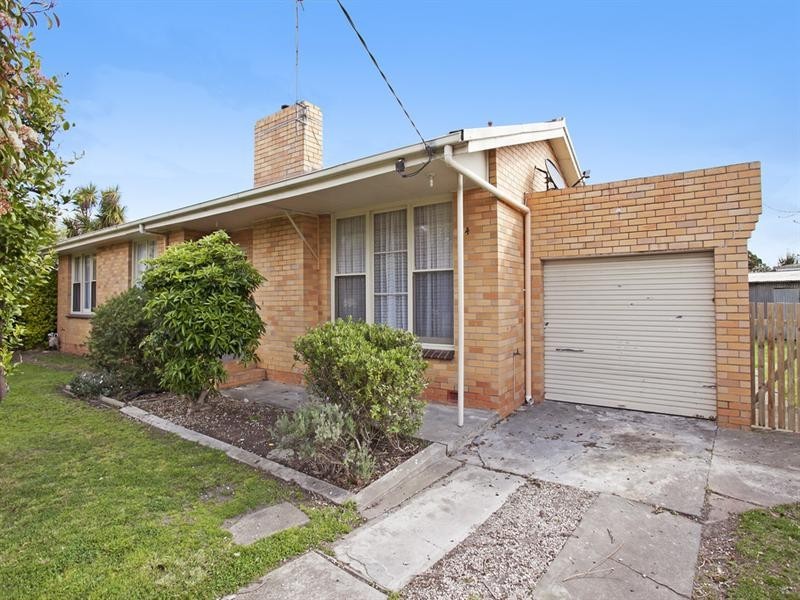 4 Herbert Court, Newcomb VIC 3219