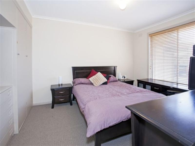 2/25 Bakewell Street, Herne Hill VIC 3218
