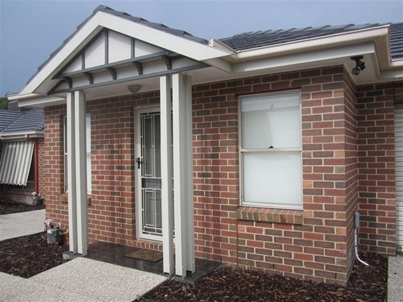 2/96 Roslyn Road, Belmont VIC 3216