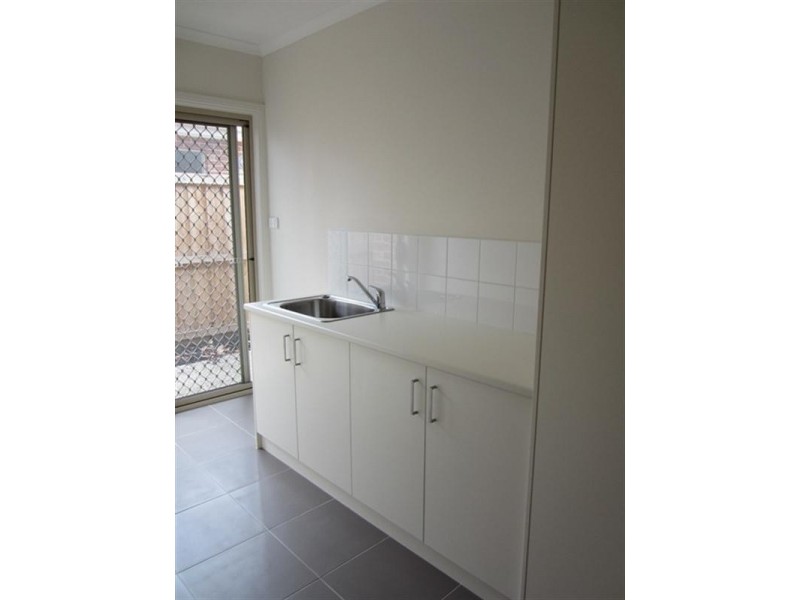 2/96 Roslyn Road, Belmont VIC 3216