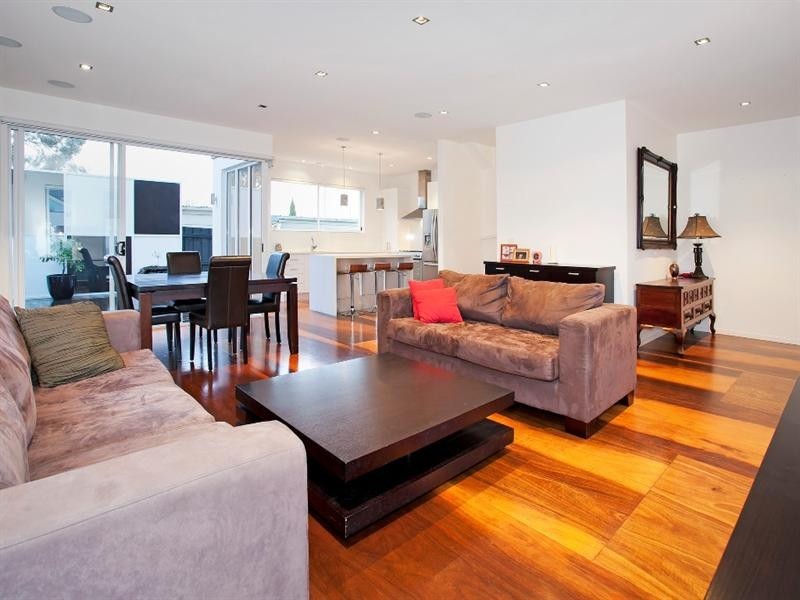 55 cairns Avenue, Newtown VIC 3220