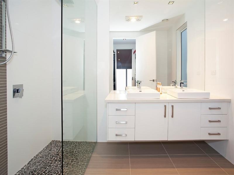 55 cairns Avenue, Newtown VIC 3220