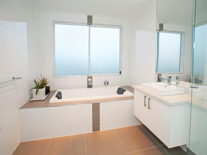 55 cairns Avenue, Newtown VIC 3220