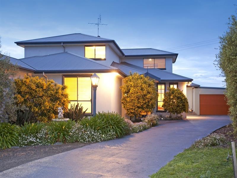 12 Dylan Place, Leopold VIC 3224