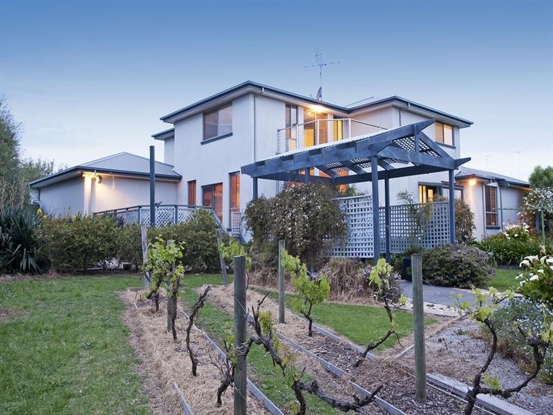 12 Dylan Place, Leopold VIC 3224