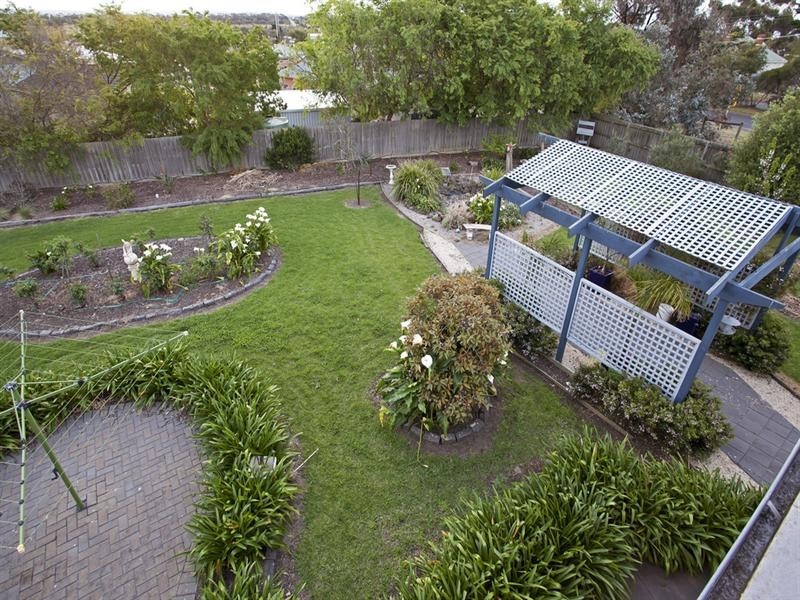 12 Dylan Place, Leopold VIC 3224