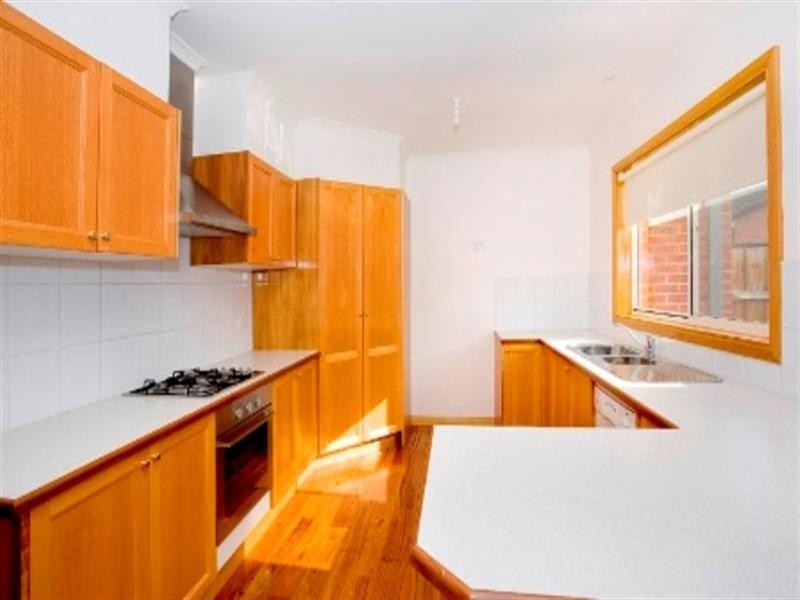 2/9 Konrad Crescent, Highton VIC 3216