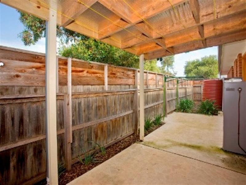 2/9 Konrad Crescent, Highton VIC 3216