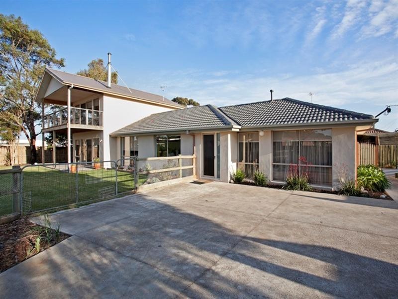 25 Carbine Drive, St Albans Park VIC 3219